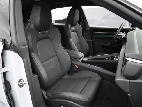 New 2026 Porsche Macan 4 Electric AWD/4WD image 30