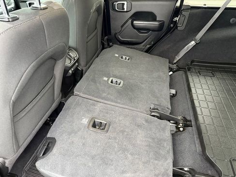 Used 2020 Jeep Wrangler Unlimited Sport S image 14