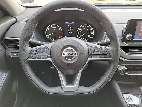 Used 2022 Nissan Altima 2.5 S FWD image 19