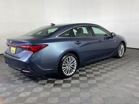 Used 2021 Toyota Avalon Limited w/ Advanced Safety Package FWD image 8
