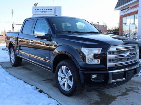 Used 2017 Ford F150 Platinum w/ Equipment Group 701A Luxury image 3