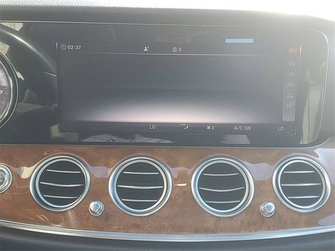 Used 2018 Mercedes-Benz E 300 4MATIC w/ Premium 1 Package image 29