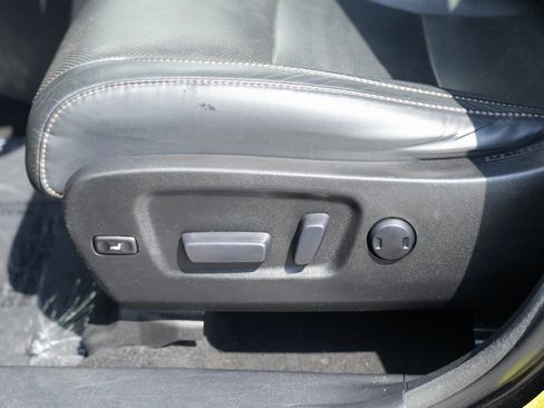 Used 2017 Toyota Highlander Limited image 30