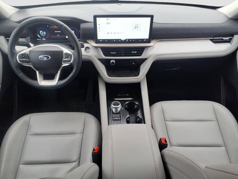 Used 2025 Ford Explorer Active w/ Active Comfort Package image 17