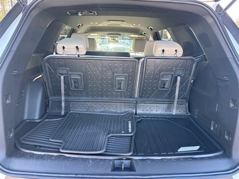 Used 2023 Chevrolet Traverse LS w/ Safety Package image 14