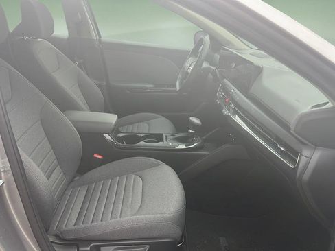 Used 2025 Kia K4 EX image 15