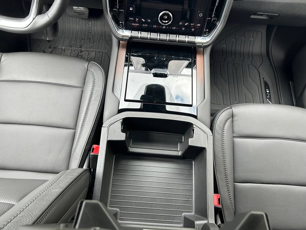 New 2026 GMC Yukon XL Denali w/ Denali Reserve Package AWD/4WD image 14
