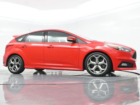 Used 2016 Ford Focus ST FWD image 40