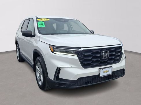 Used 2023 Honda Pilot LX image 3