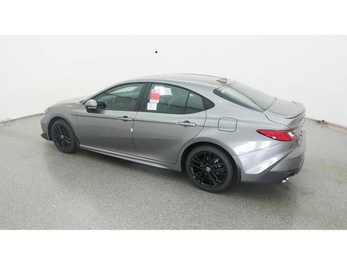 New 2026 Toyota Camry SE image 4