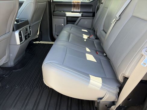 Used 2019 Ford F150 Lariat w/ Equipment Group 502A Luxury AWD/4WD image 35