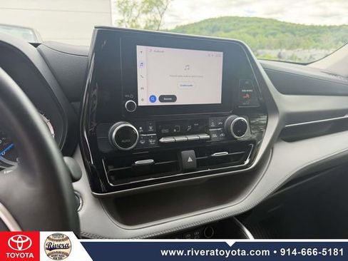Used 2023 Toyota Highlander LE AWD/4WD image 23