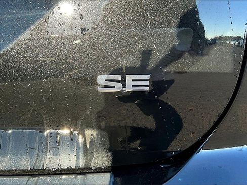 New 2025 Mitsubishi Outlander SE image 12