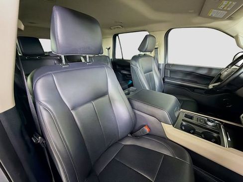 Used 2024 Ford Expedition XLT RWD image 29