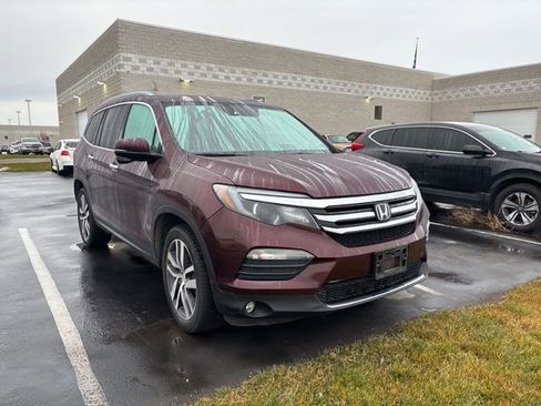 Used 2016 Honda Pilot Touring image 1