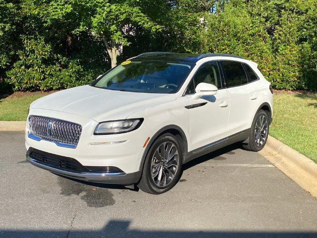 Used 2022 Lincoln Nautilus Reserve w/ Equipment Group 201A FWD image 3