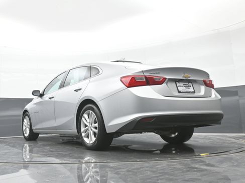 Used 2018 Chevrolet Malibu LT FWD image 40