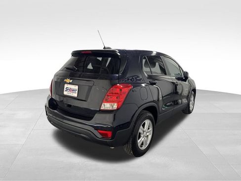 Used 2022 Chevrolet Trax LS w/ Tint and Cruise Package FWD image 4