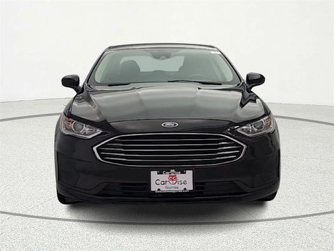 Used 2020 Ford Fusion SE image 2