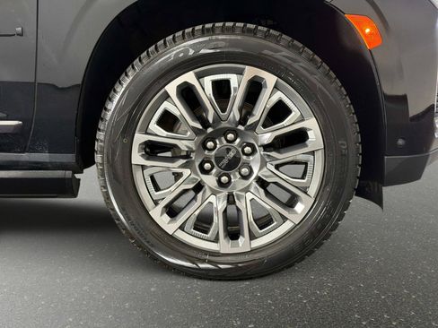 Used 2024 GMC Yukon XL Denali Ultimate AWD/4WD image 21