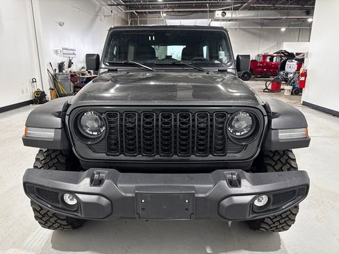 Used 2025 Jeep Wrangler Unlimited Sport AWD/4WD image 3