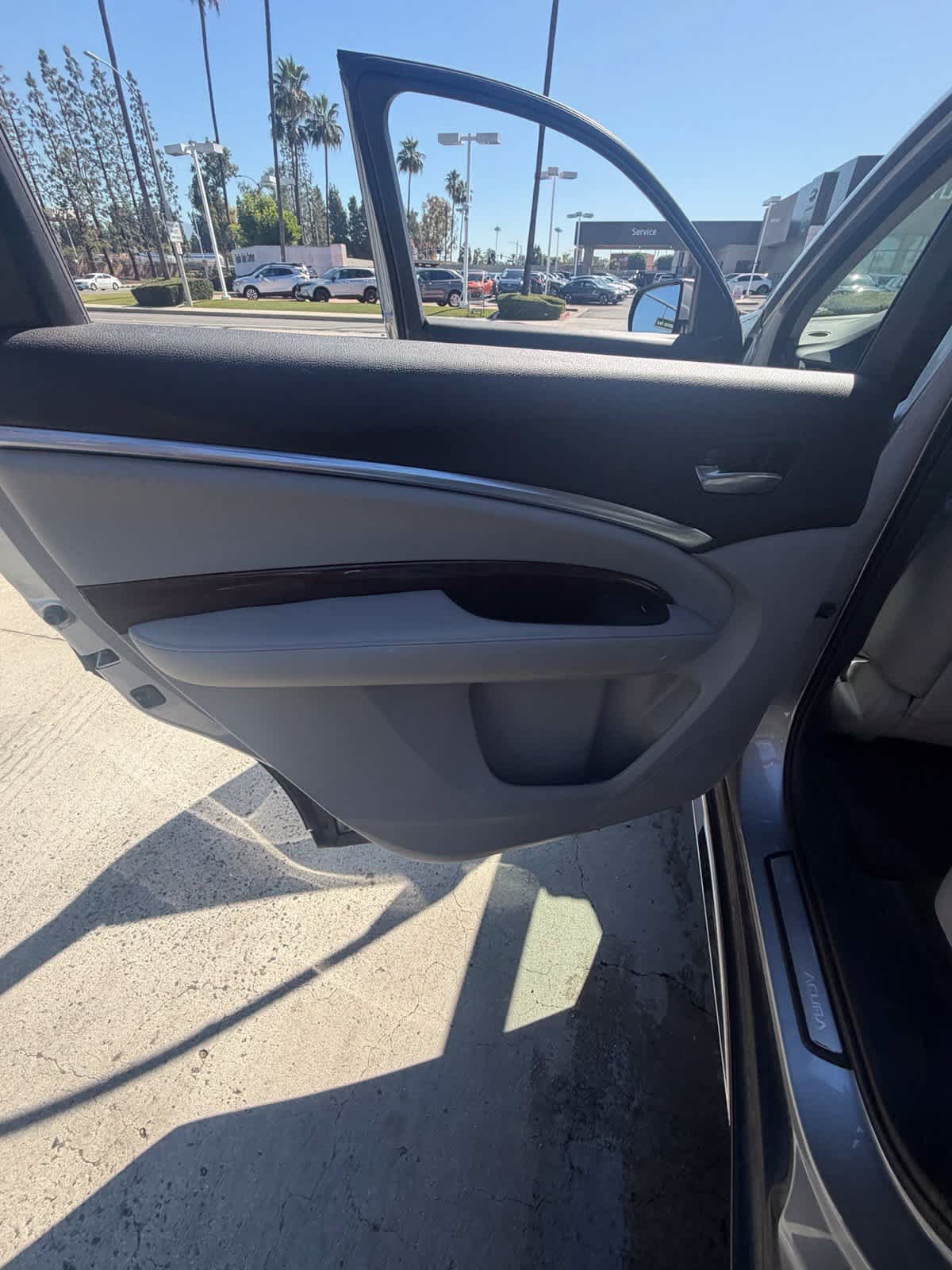Used 2018 Acura MDX w/ Technology Package FWD image 16