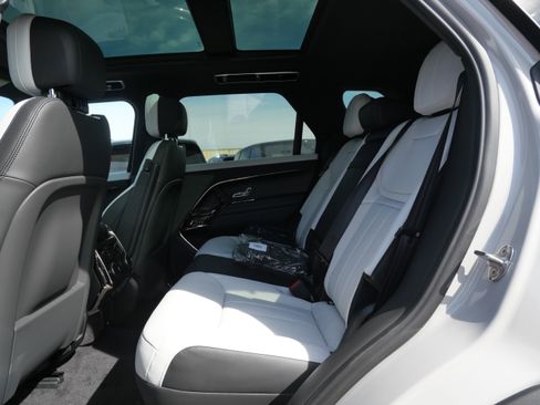 New 2026 Land Rover Range Rover Sport Dynamic SE AWD/4WD image 5