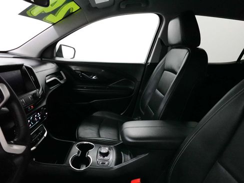 Used 2024 GMC Terrain SLT image 13