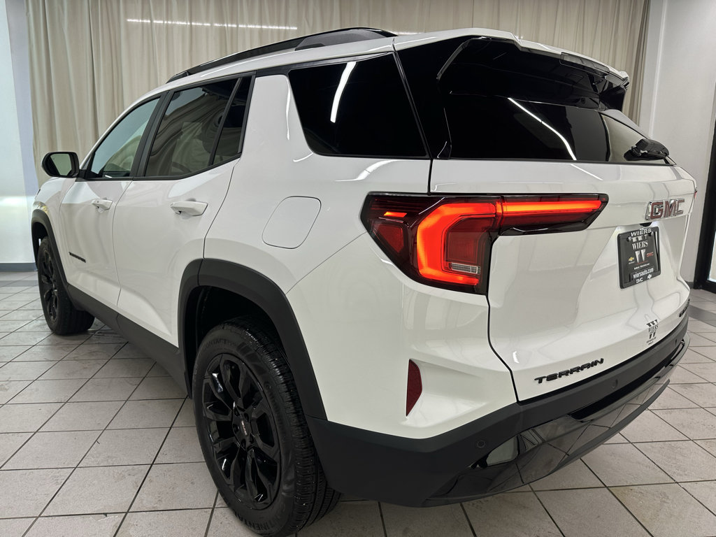 Used 2026 GMC Terrain Elevation w/ Elevation Premium Package FWD image 10