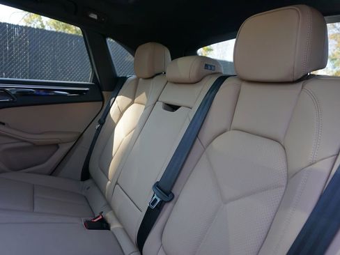 Used 2024 Porsche Macan image 14