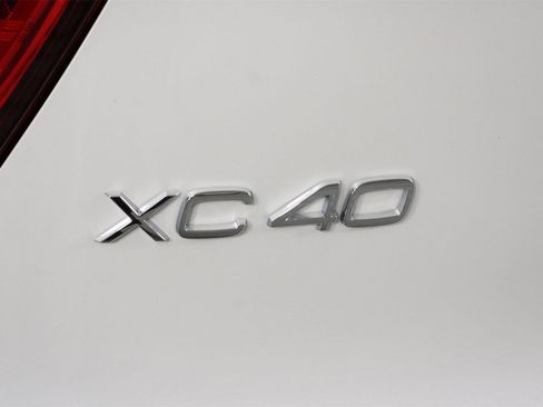 Used 2026 Volvo XC40 B5 Plus w/ Protection Package Premier image 19