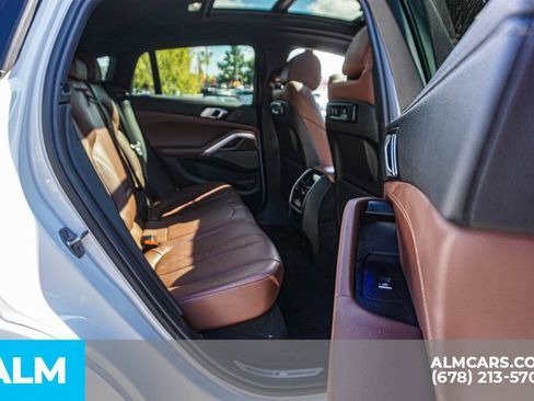 Used 2022 BMW X6 xDrive40i w/ M Sport Package image 23