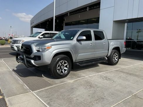 Used 2022 Toyota Tacoma SR AWD/4WD image 2