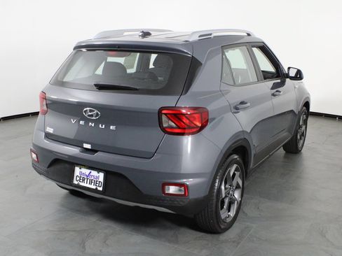 Used 2026 Hyundai Venue SEL FWD image 4