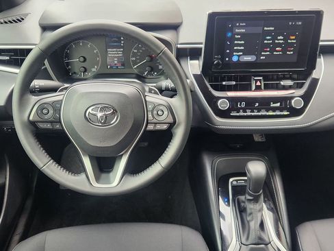 Used 2025 Toyota Corolla SE w/ SE Package image 28