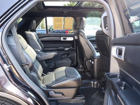 Used 2020 Ford Explorer ST w/ ST Street Pack AWD/4WD image 32