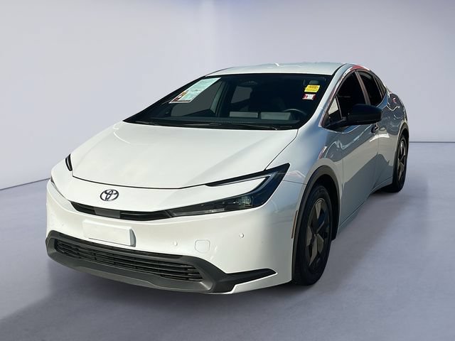 Used 2025 Toyota Prius LE FWD image 1