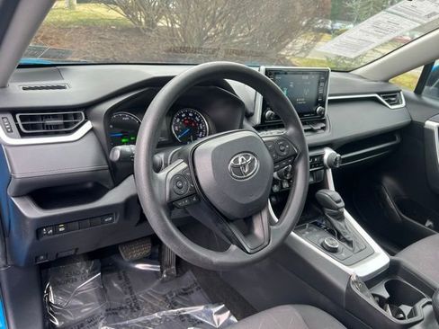Used 2019 Toyota RAV4 XLE image 10