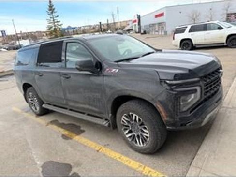 Used 2026 Chevrolet Suburban Z71 w/ Comfort Package AWD/4WD image 5