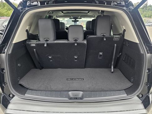 New 2026 Nissan Pathfinder SL w/ SL Premium Package AWD/4WD image 35