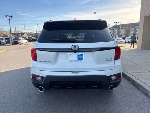 Certified 2023 Honda Passport Elite image 3