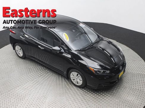 Used 2023 Nissan Leaf S image 3
