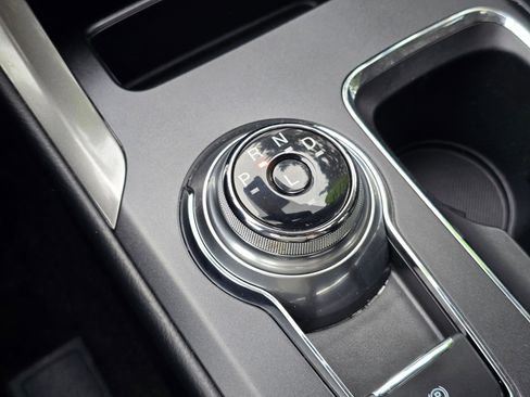 Used 2019 Ford Fusion SEL image 35