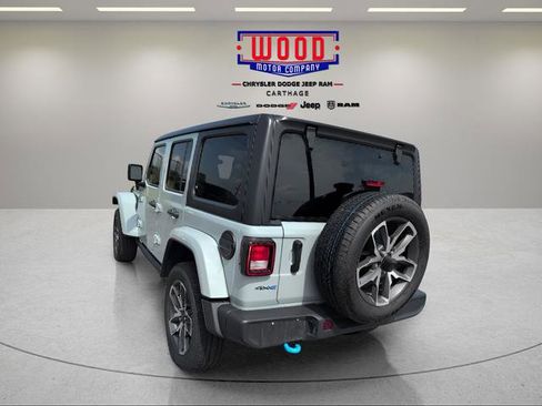 Used 2024 Jeep Wrangler Unlimited w/ Convenience Group AWD/4WD image 5