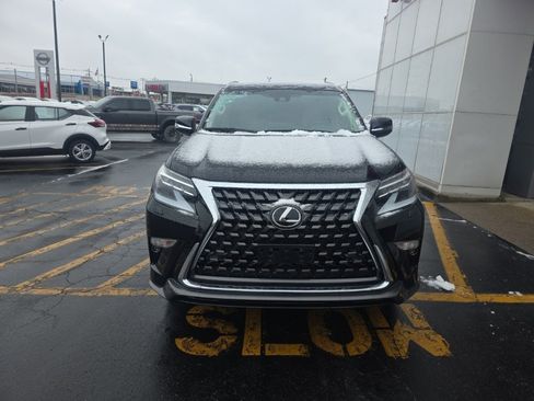 Used 2022 Lexus GX 460 Premium w/ Accessory Package image 9