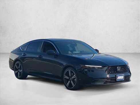 Used 2024 Honda Accord Sport image 3
