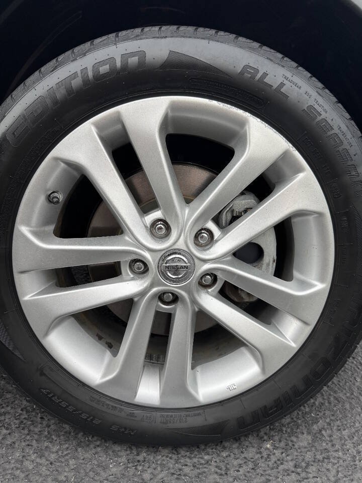 Used 2016 Nissan Juke S FWD image 9