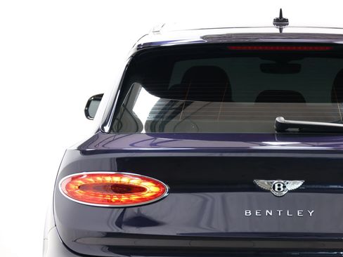 Used 2021 Bentley Bentayga AWD/4WD image 64