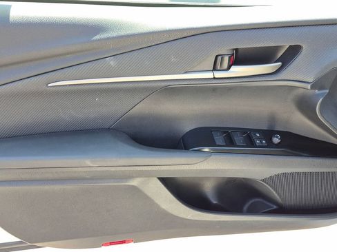 Used 2025 Toyota Camry SE FWD image 12