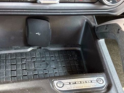 Used 2024 Ford Bronco Outer Banks AWD/4WD image 24
